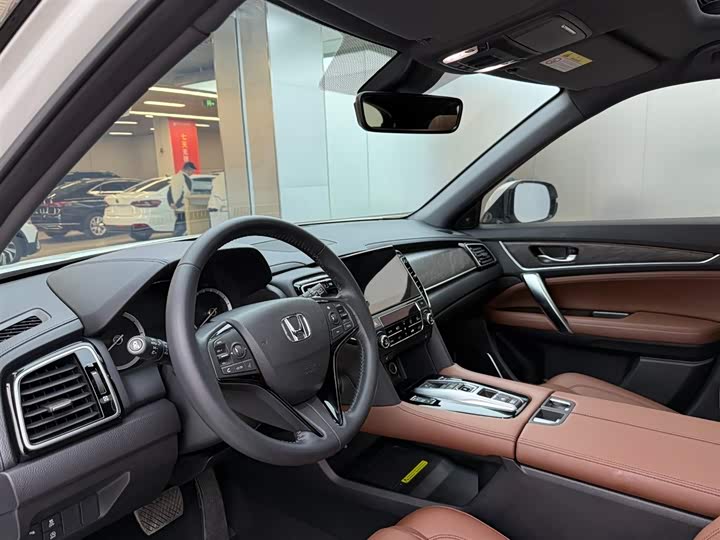 Photo 9 - Honda UR-V