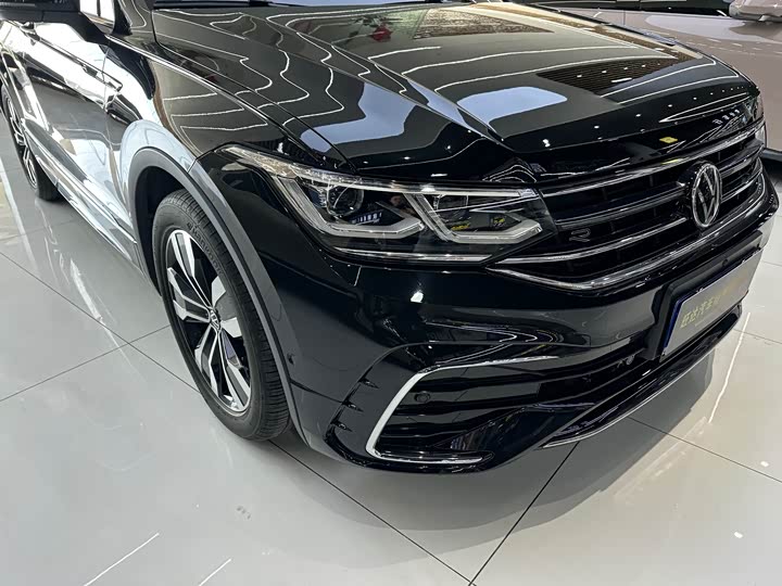 Фото 5 - Volkswagen Tiguan L Pro