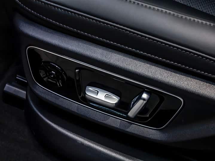 Photo 3 - LiXiang L7