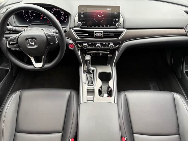 Фото 6 - Honda Accord