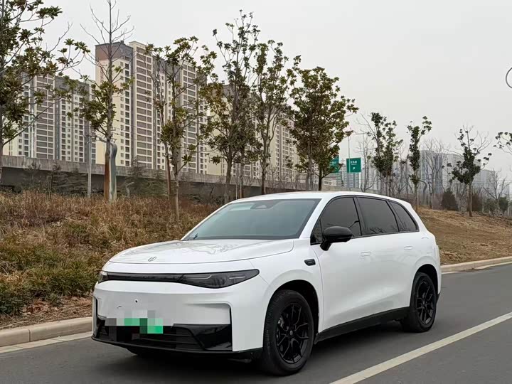 Фото 1 - Leapmotor C10