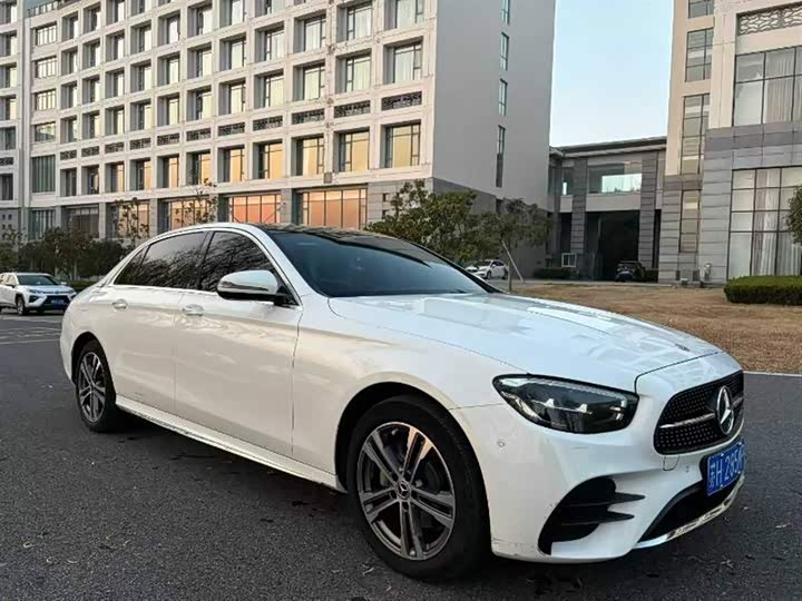 Photo 3 - Mercedes-Benz E-Class