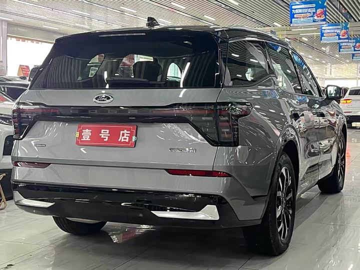 Фото 4 - Ford Edge