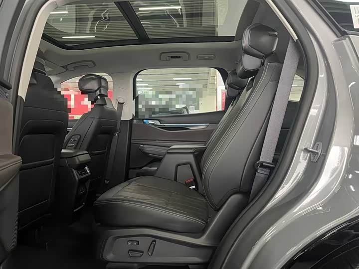 Фото 9 - Ford Edge