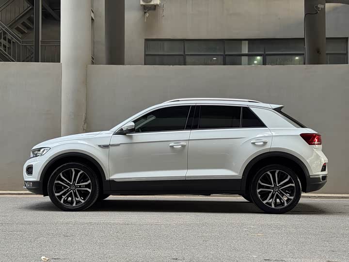 Фото 3 - Volkswagen T-Roc
