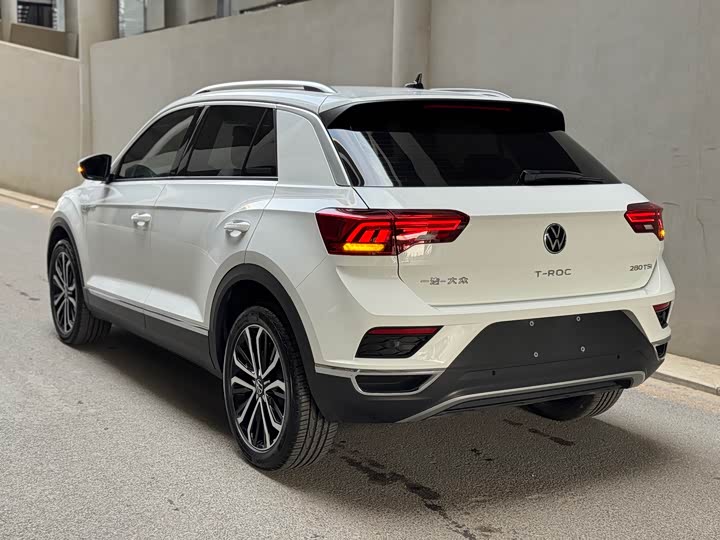 Фото 4 - Volkswagen T-Roc