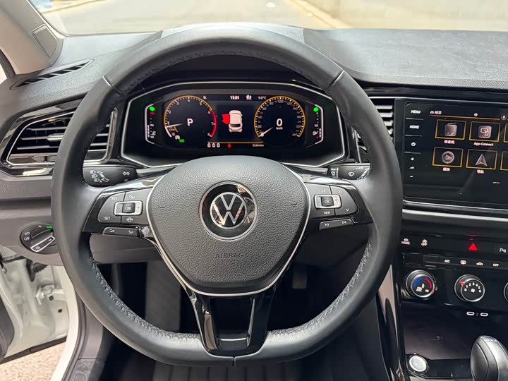 Фото 9 - Volkswagen T-Roc