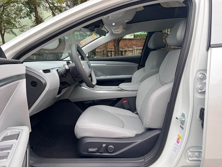 Фото 4 - XPeng Mona M03