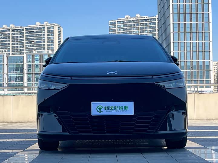 Фото 2 - XPeng X9