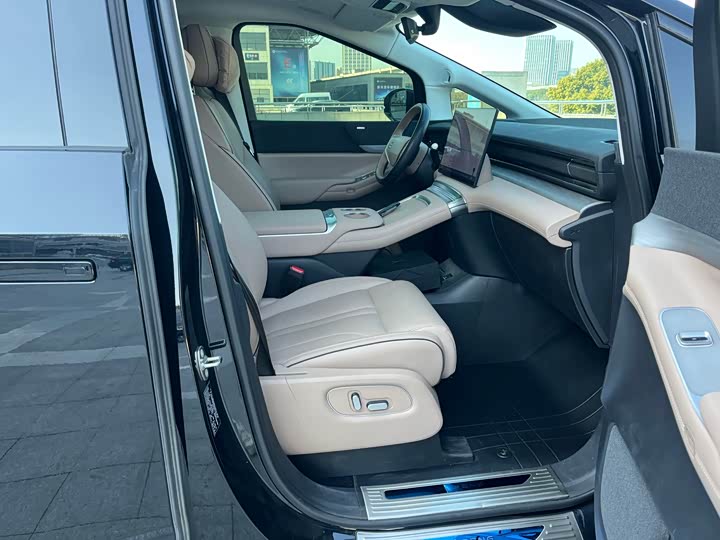 Фото 9 - XPeng X9