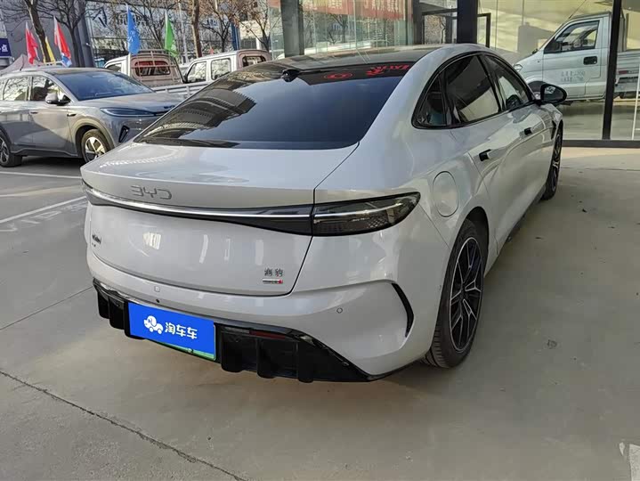 Фото 3 - BYD Seal