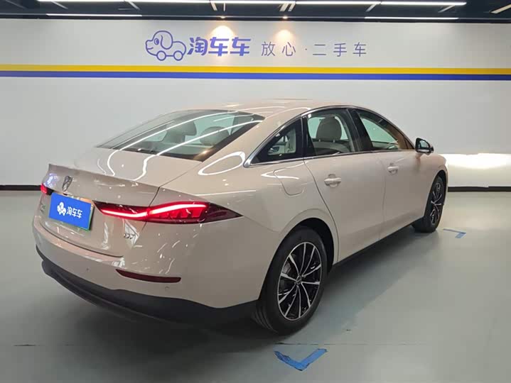 Фото 3 - Roewe D7