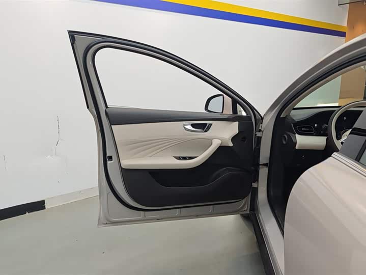 Фото 7 - Roewe D7