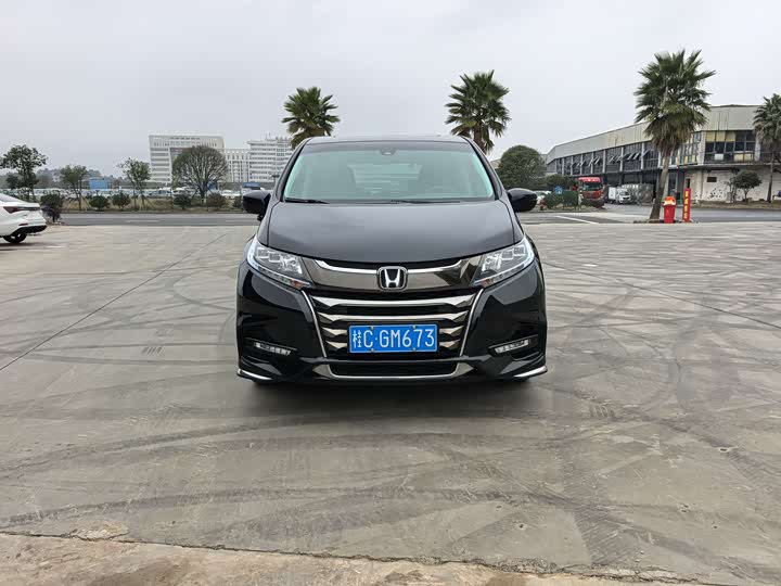 Фото 2 - Honda Odyssey
