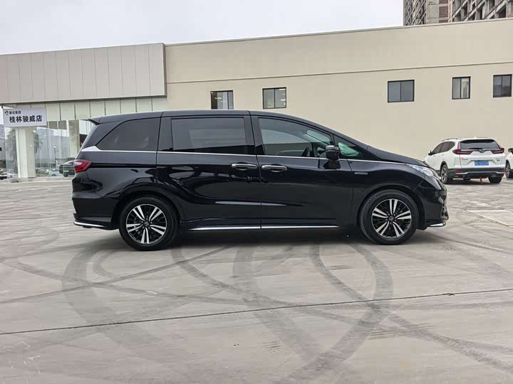 Фото 4 - Honda Odyssey