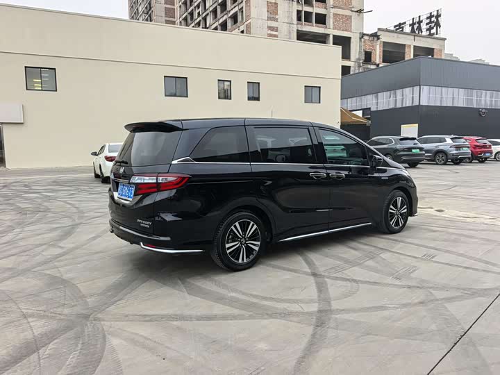 Фото 5 - Honda Odyssey