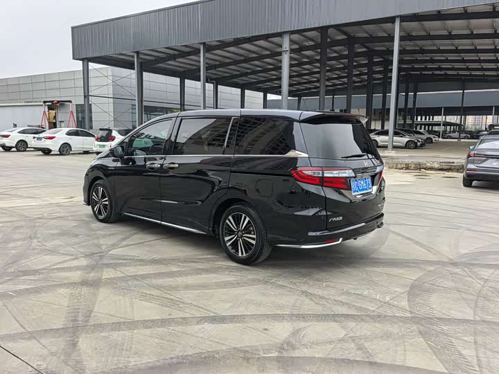 Фото 7 - Honda Odyssey