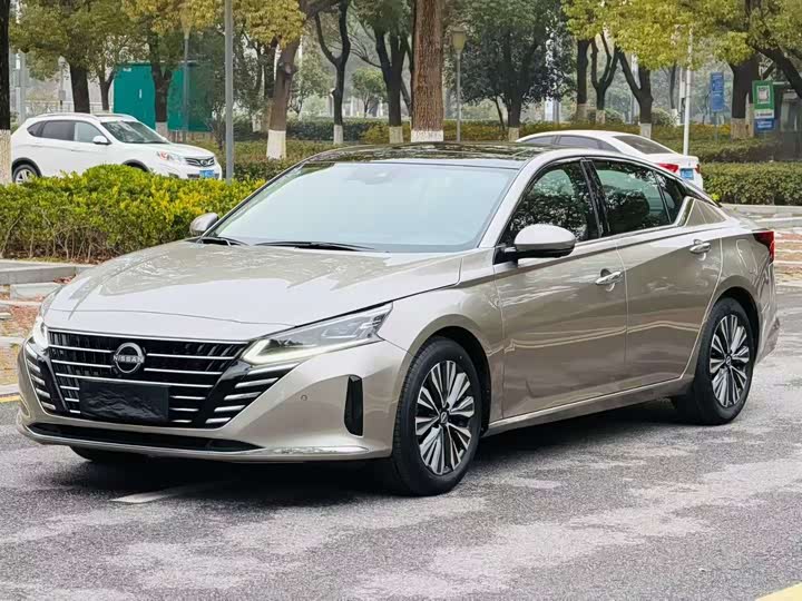 Фото 1 - Nissan Teana