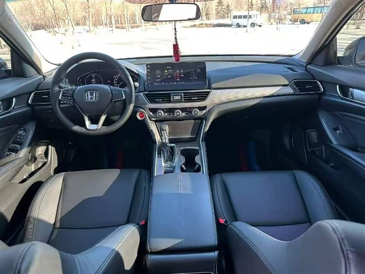 Фото 5 - Honda Accord