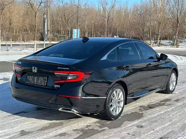 Фото 7 - Honda Accord