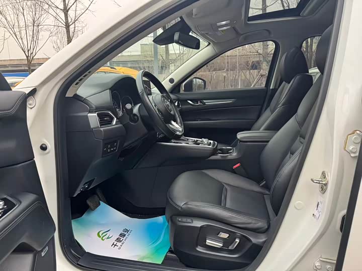 Photo 5 - Mazda CX-8