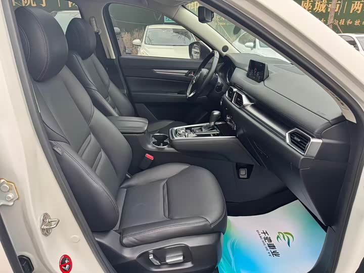 Photo 8 - Mazda CX-8