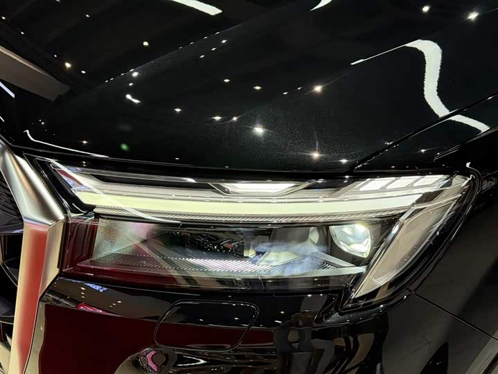 Фото 5 - Audi Q7