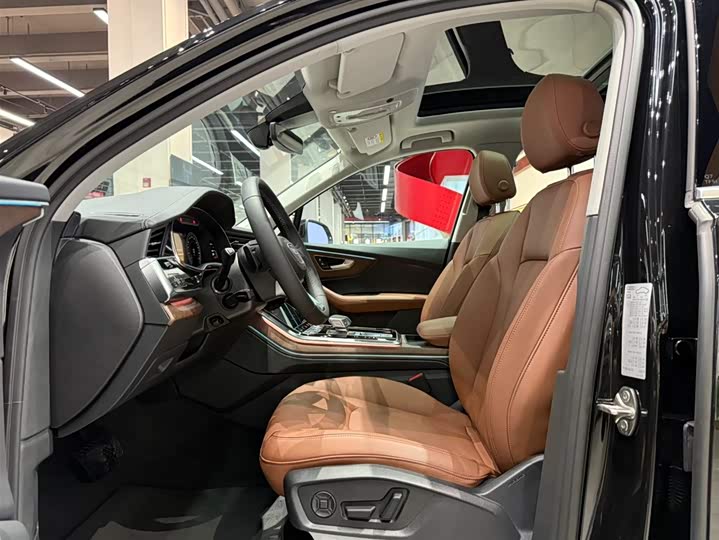 Фото 9 - Audi Q7