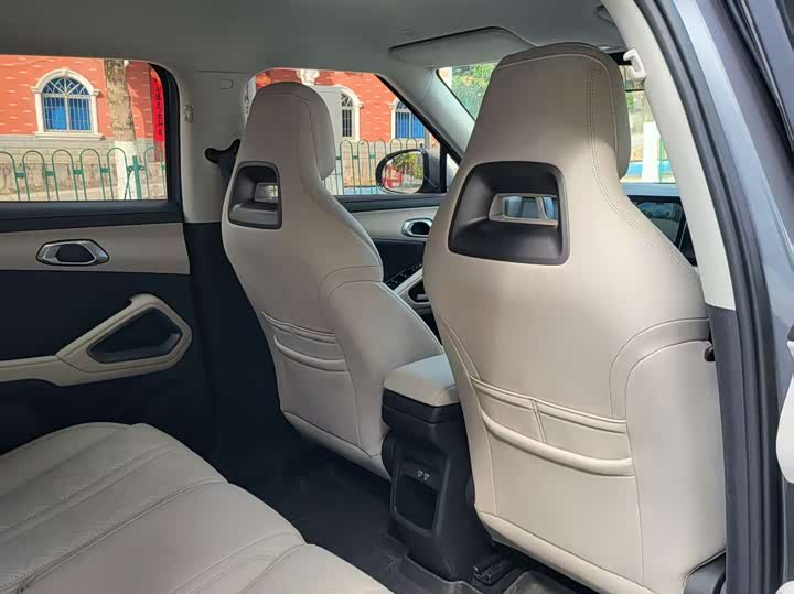 Фото 6 - BYD Yuan Up