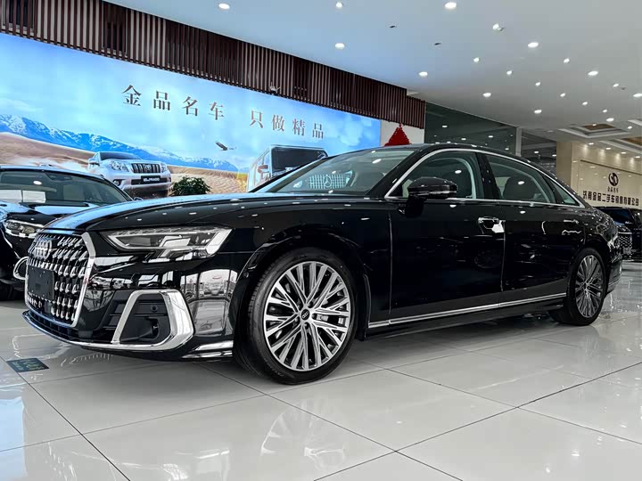 Фото 2 - Audi A8