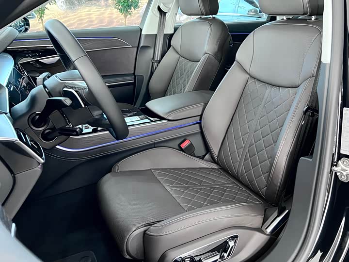 Фото 6 - Audi A8