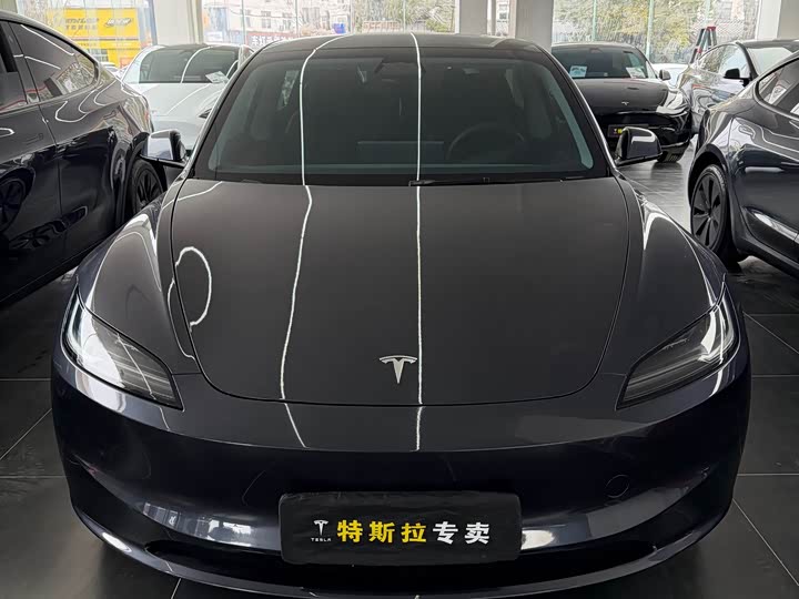 Фото 2 - Tesla Model 3