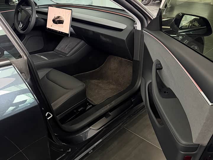 Фото 5 - Tesla Model 3