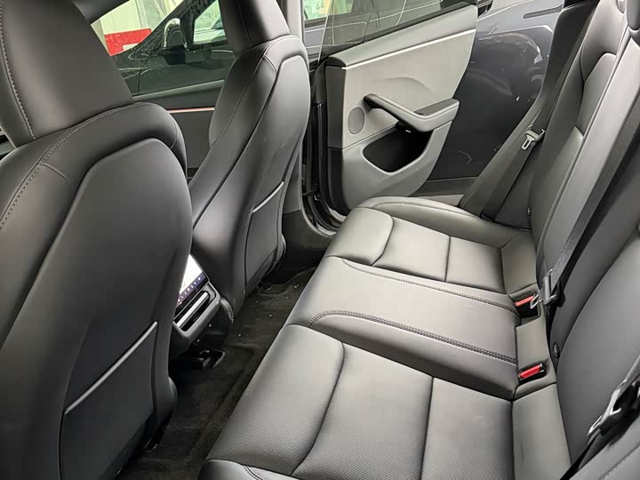 Фото 7 - Tesla Model 3