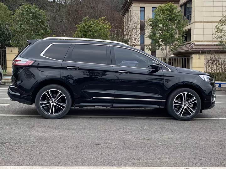 Фото 3 - Ford Edge