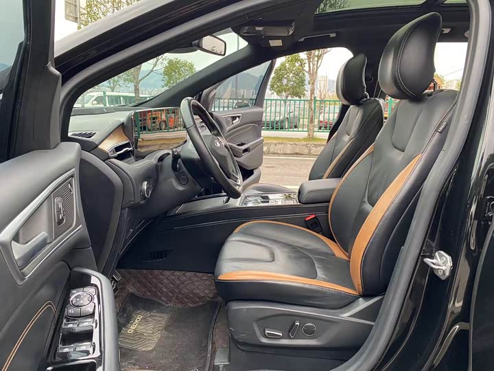 Фото 6 - Ford Edge