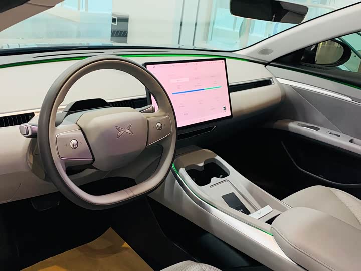 Фото 8 - XPeng Mona M03