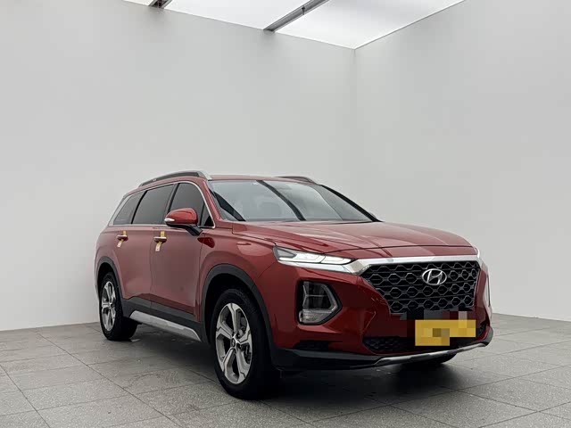 Фото 3 - Hyundai Santa Fe
