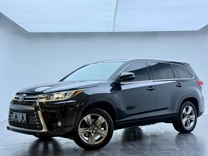 Фото 1 - Toyota Highlander