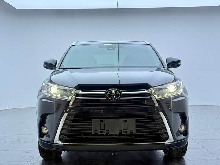 Фото 2 - Toyota Highlander