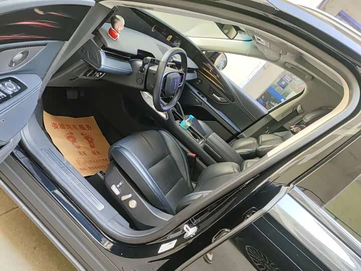 Фото 4 - Lincoln Nautilus