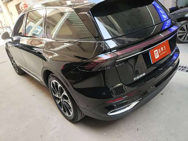 Фото 6 - Lincoln Nautilus