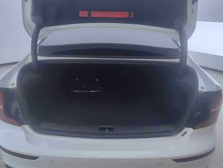 Фото 4 - Volvo S60