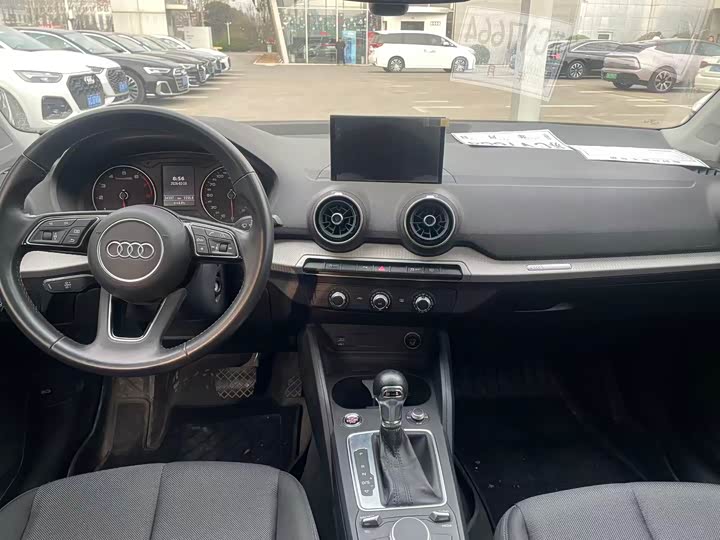 Фото 6 - Audi Q2L