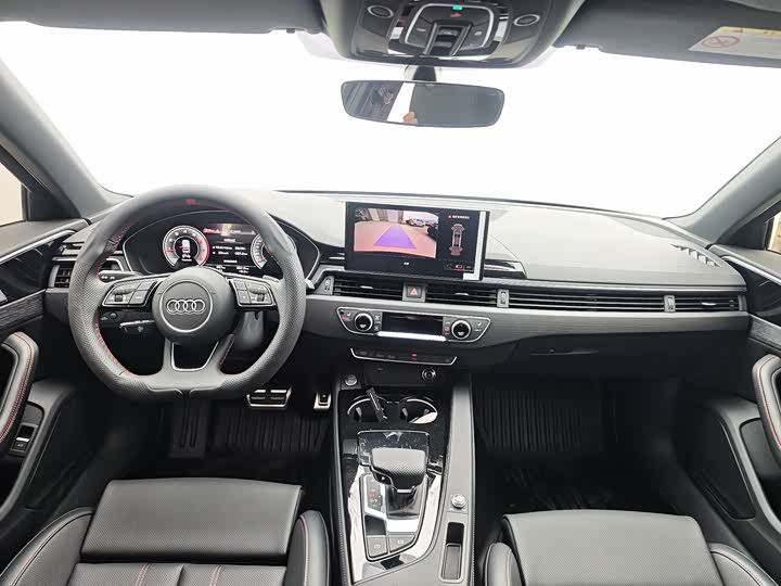 Фото 9 - Audi A4L