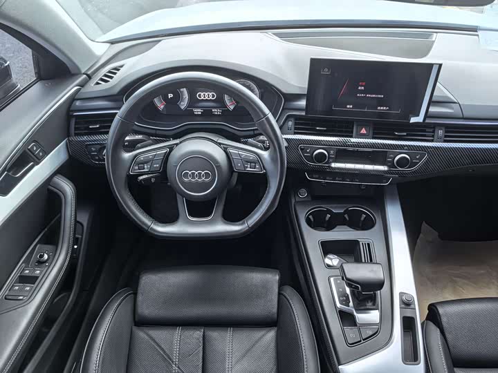 Фото 8 - Audi A4L