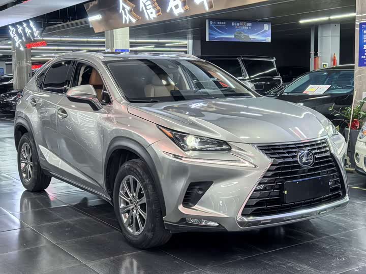 Фото 3 - Lexus NX