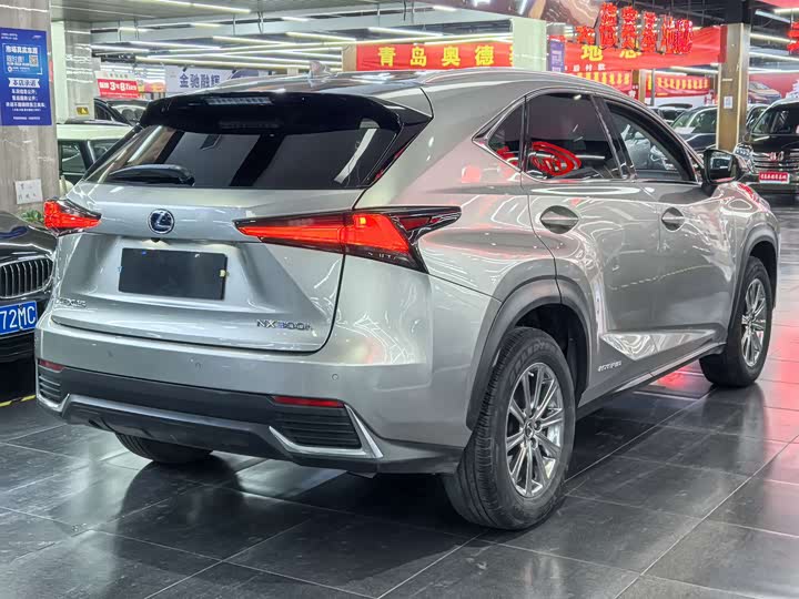 Фото 4 - Lexus NX