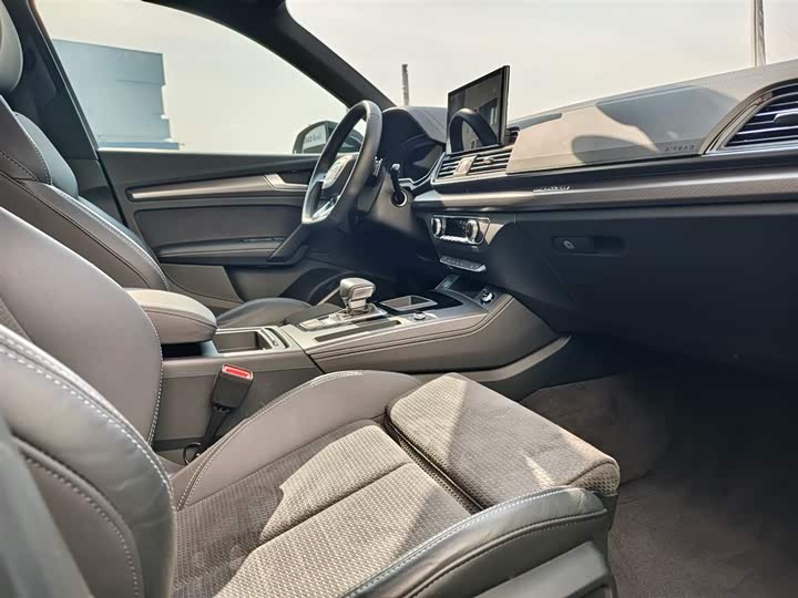 Фото 8 - Audi Q5L Sportback