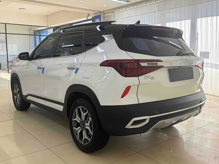 Фото 4 - Kia KX3